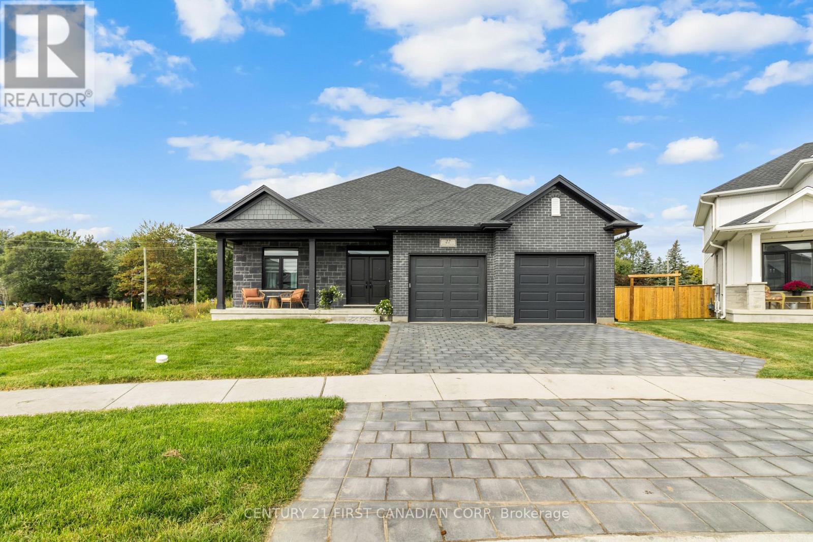 27 SPRUCE CRESCENT, North Middlesex (Parkhill)