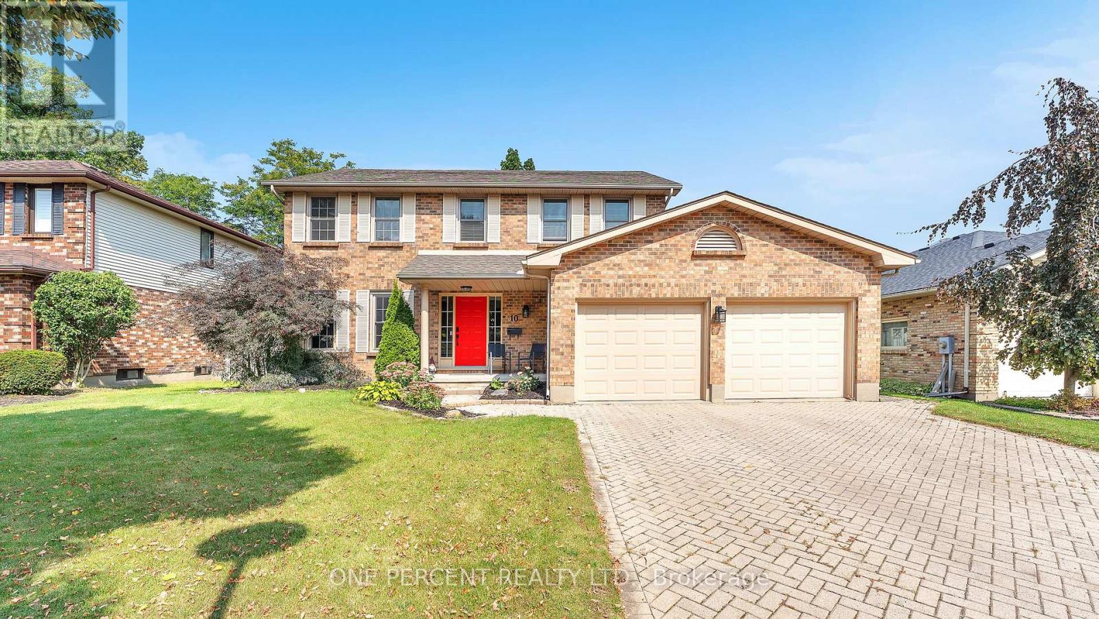 10 MOUNTAINVIEW CRESCENT, London