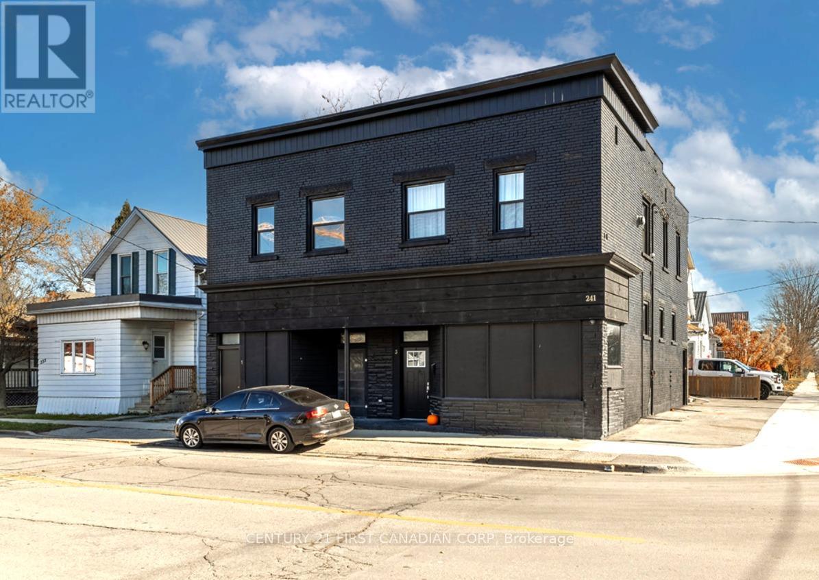 241 ROSS STREET, St. Thomas