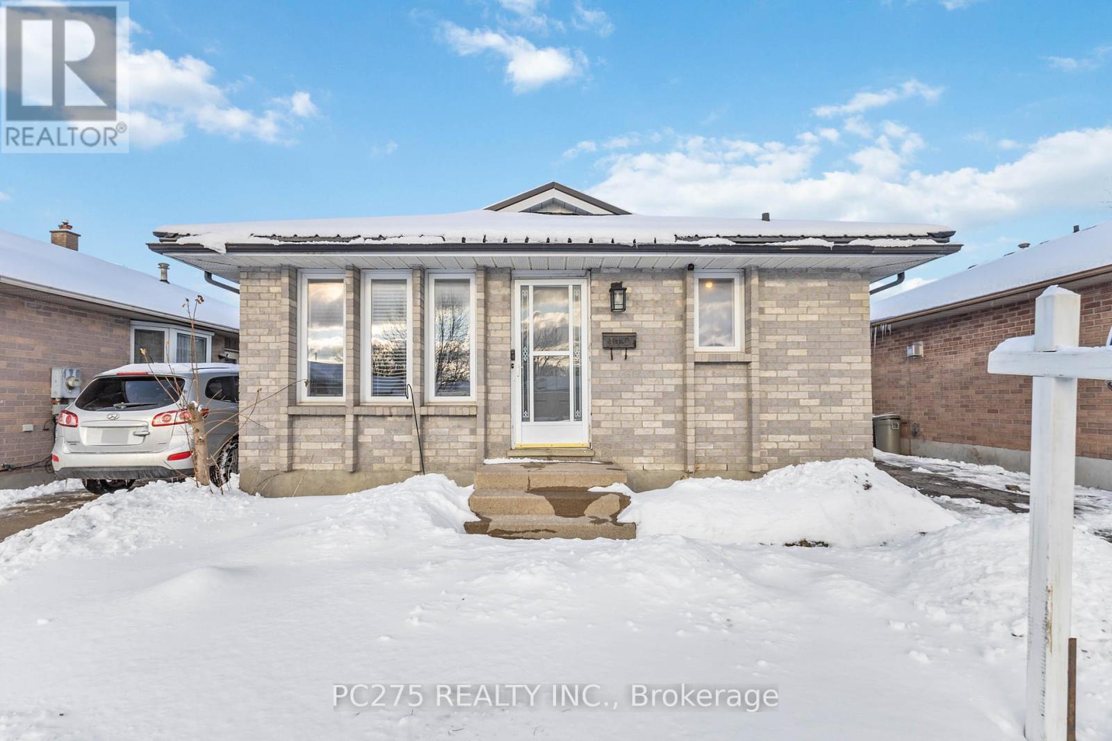 110 CARLYLE DRIVE, London East (East I)