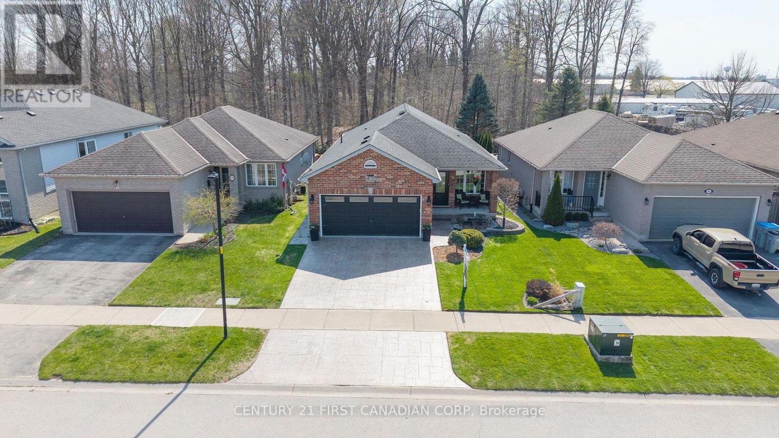 36 JUNIPER CRESCENT, Strathroy-Caradoc (SE)