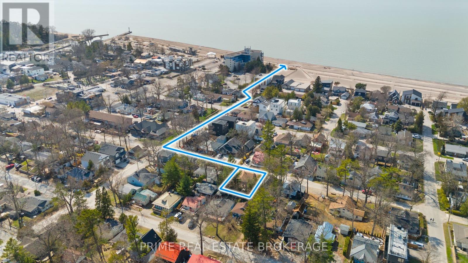 28 WOODWARD AVENUE, Lambton Shores (Grand Bend)