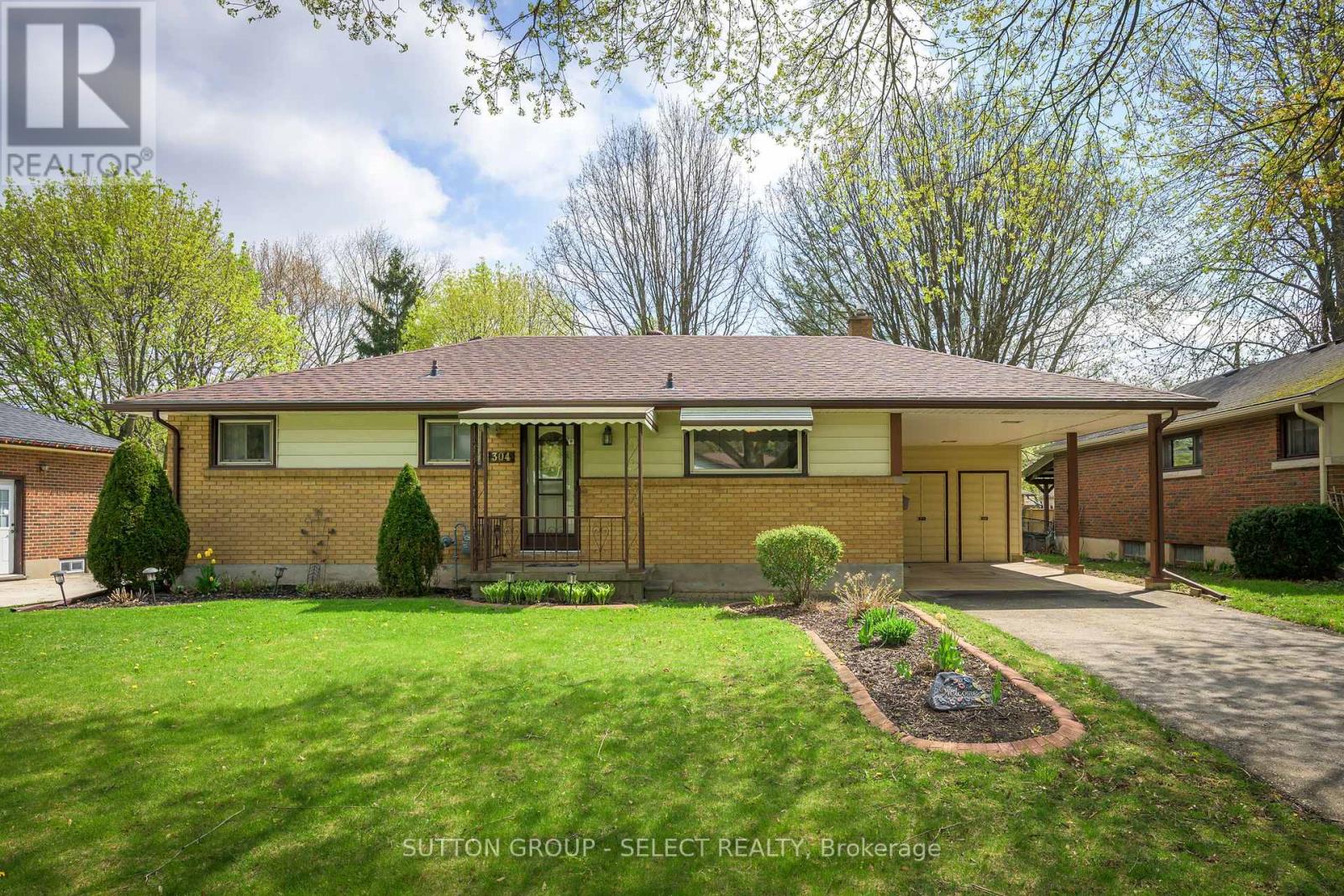 304 BLOXAM AVENUE W, London South (South D)