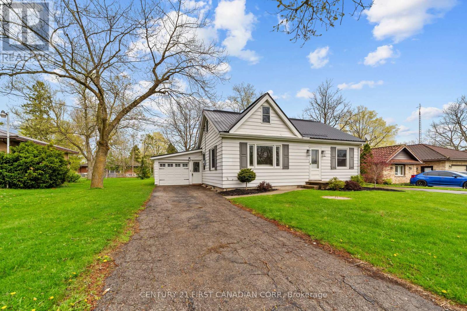 24342 POPLAR HILL ROAD, Middlesex Centre (Poplar Hill)