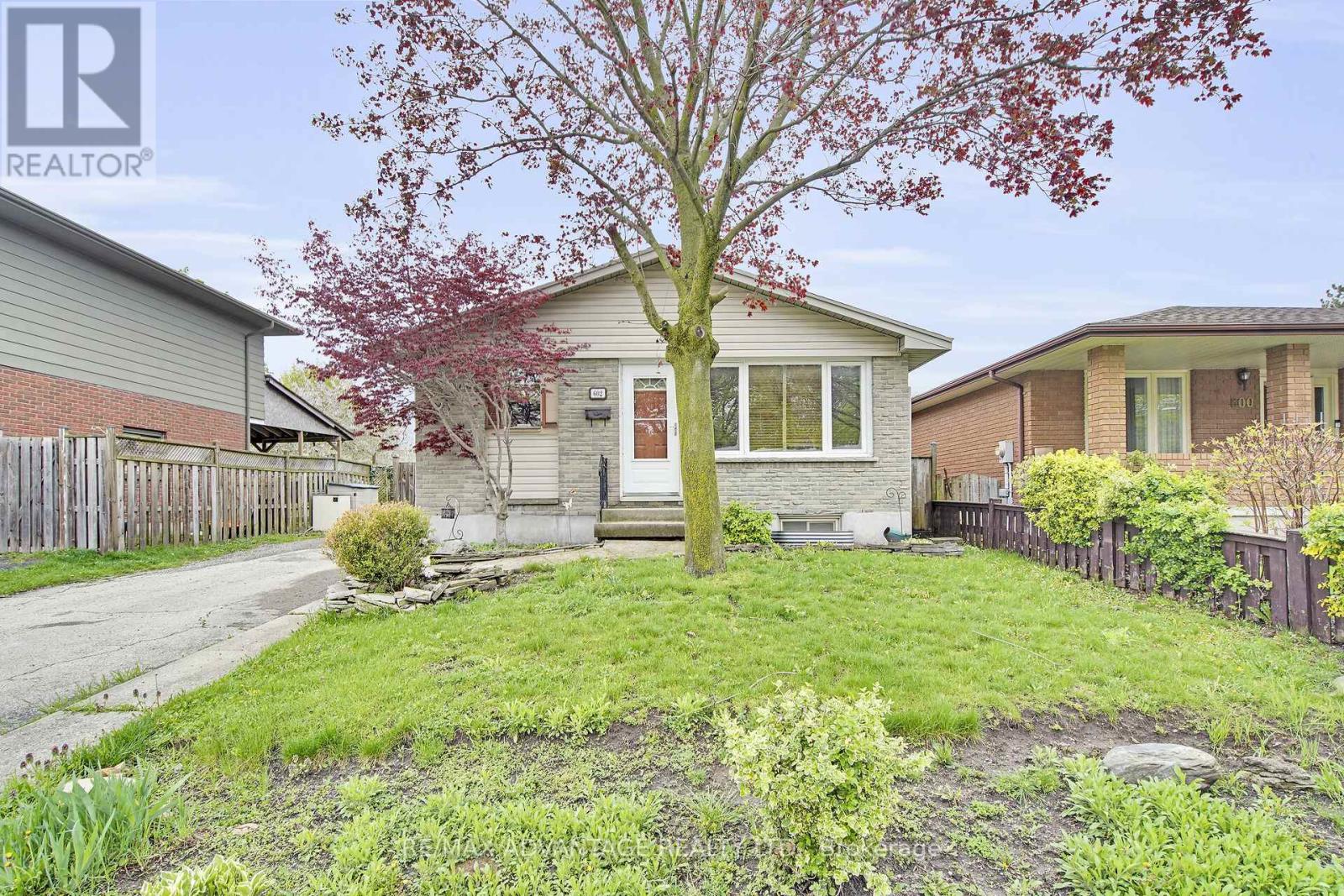 602 MILLBANK DRIVE, London South (South Y)