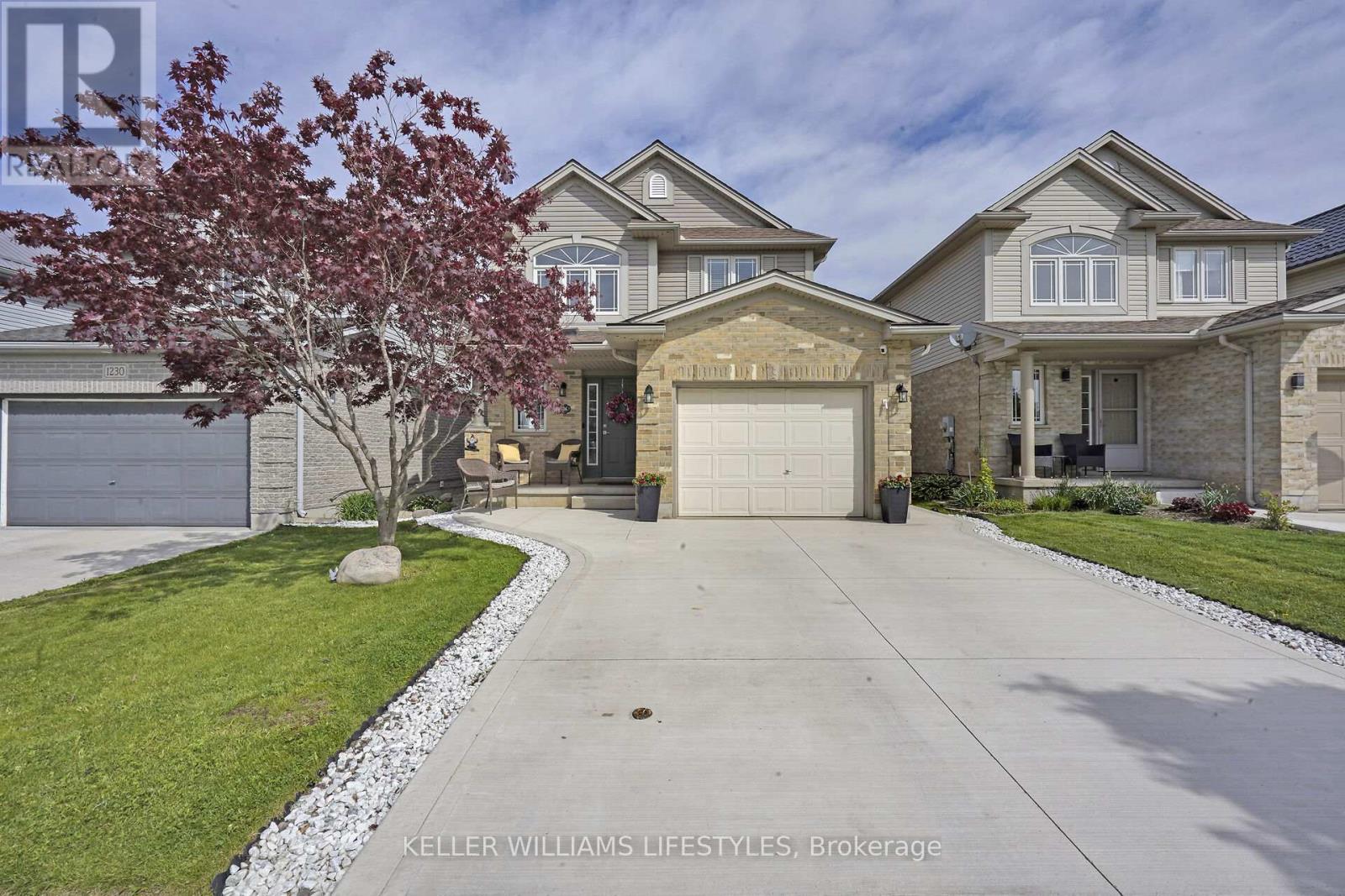 1226 DARNLEY BOULEVARD, London South (South U)