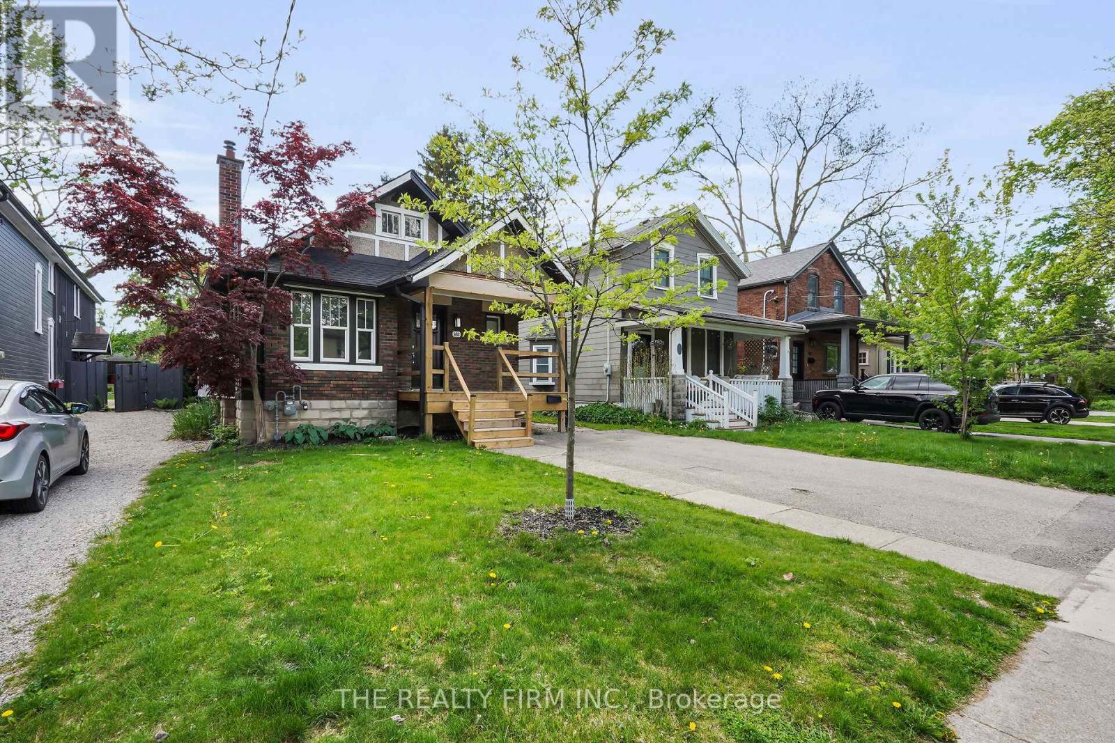 863 COLBORNE STREET N, London East (East B)