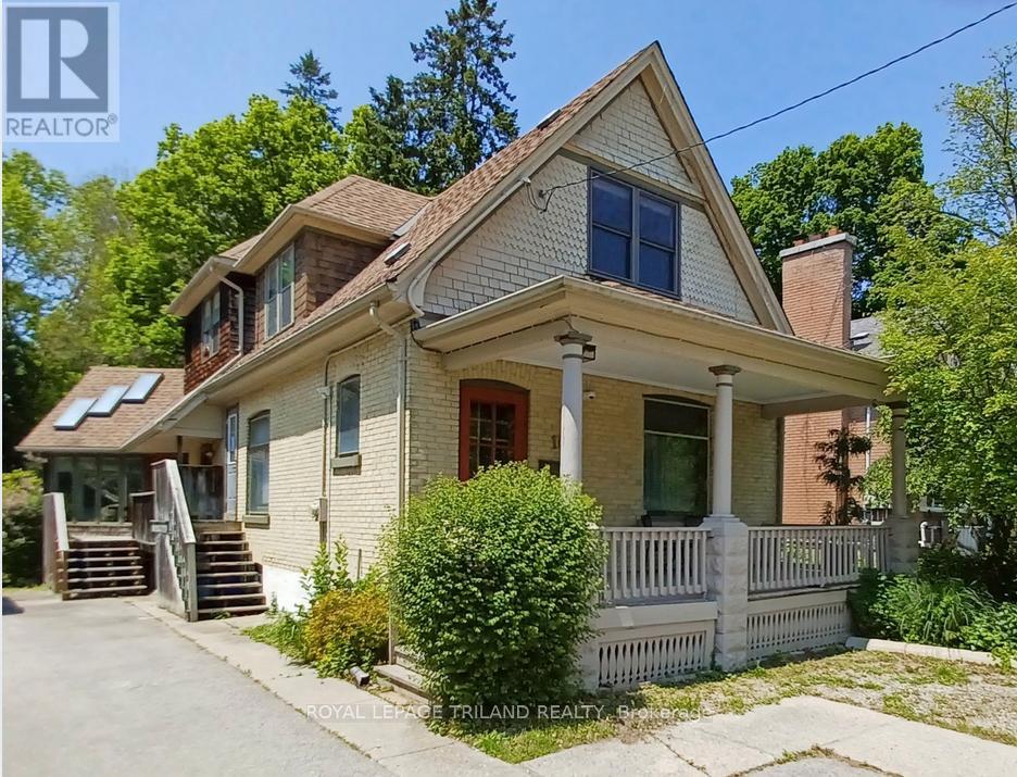 16 WOODWARD AVENUE, London North (North N)