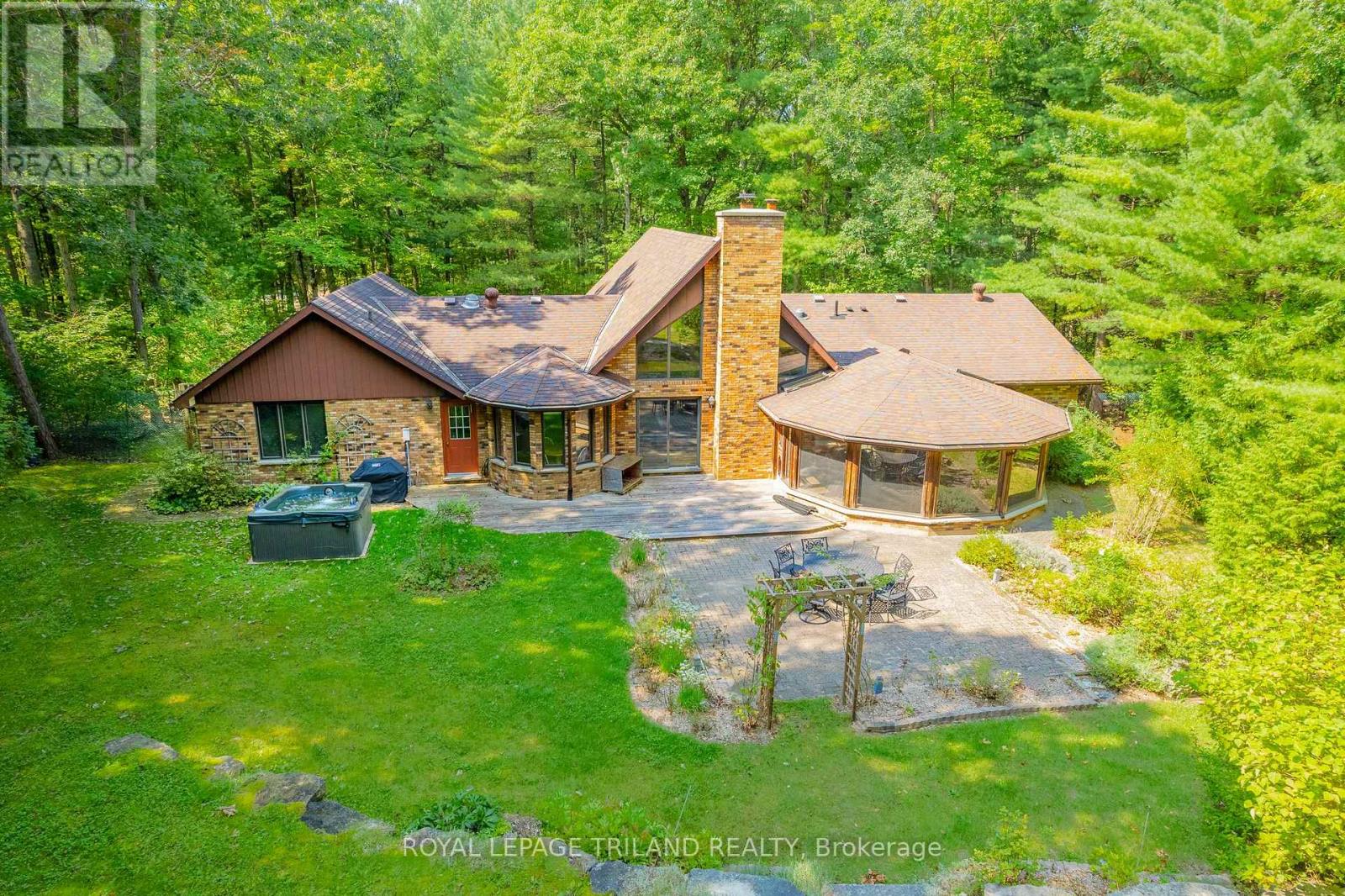 10342 BEACH O PINES ROAD, Lambton Shores (Grand Bend)