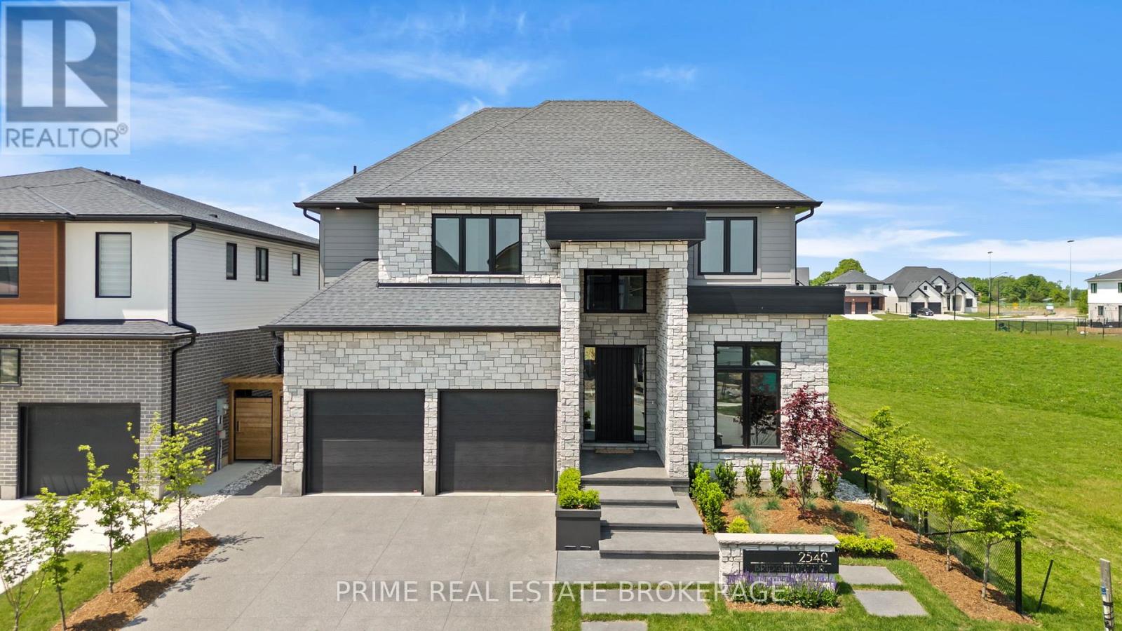 2540 BRIDGEHAVEN DRIVE, London North (North S)