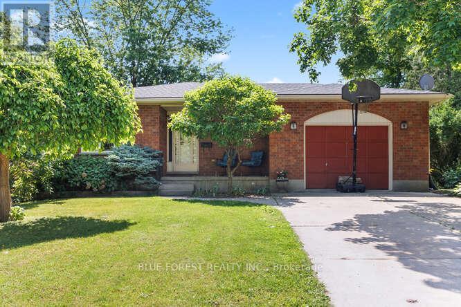 112 ELGIN AVENUE, Southwest Middlesex (Glencoe)