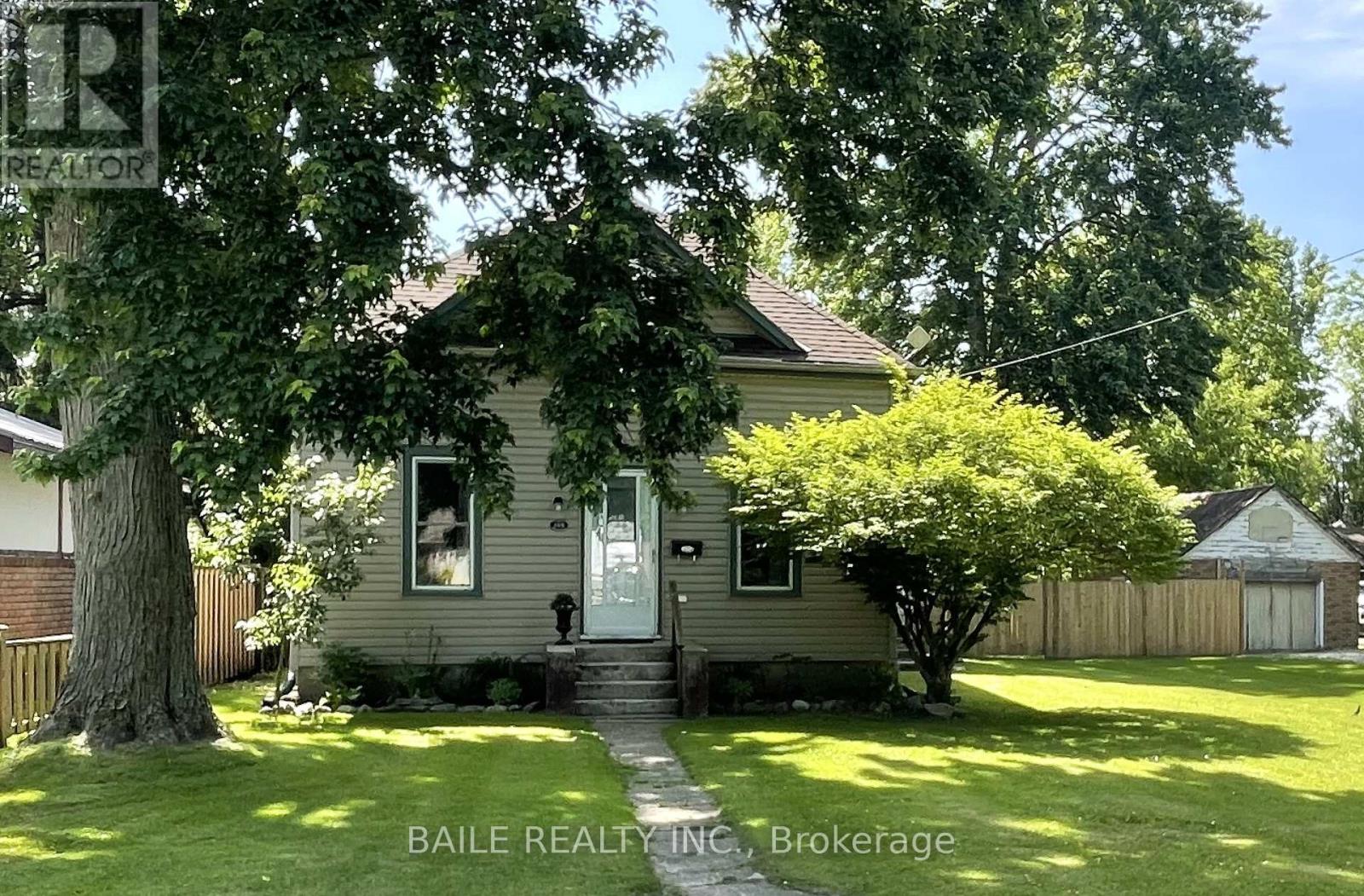 169 DEANE STREET, Southwest Middlesex (Glencoe)