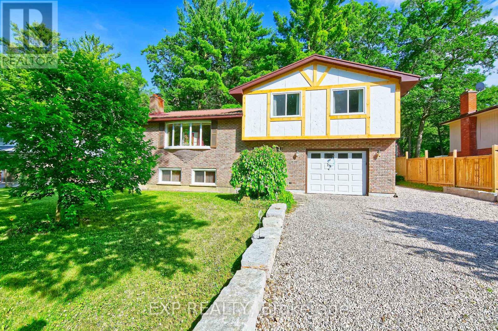 9995 PORT FRANK ESTATES ROAD, Lambton Shores (Port Franks)