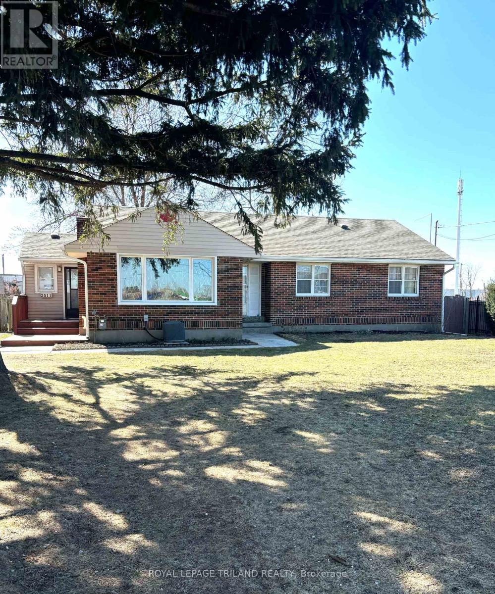 2311 DUNDAS STREET, London East (East J)