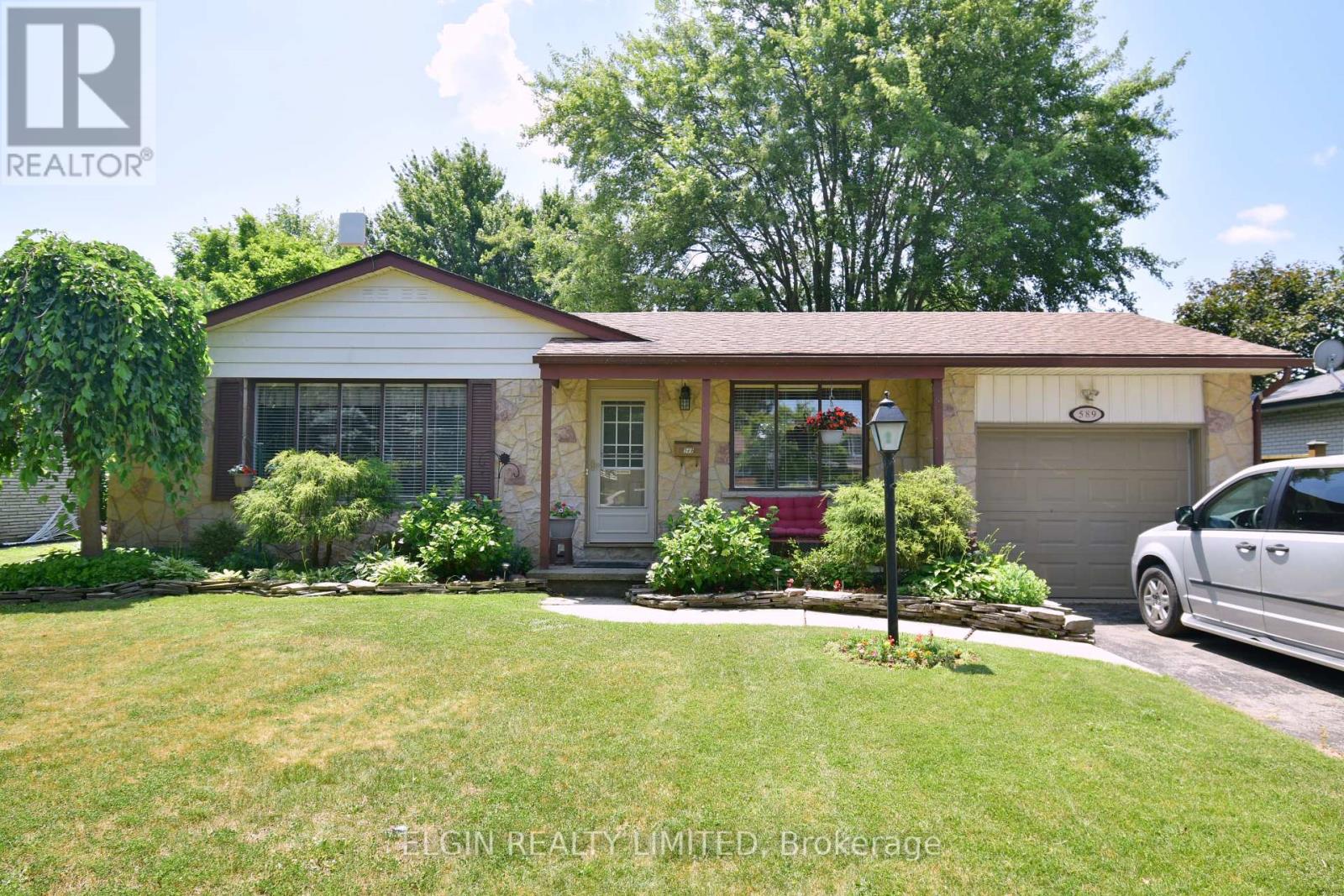 589 ELM STREET, St. Thomas