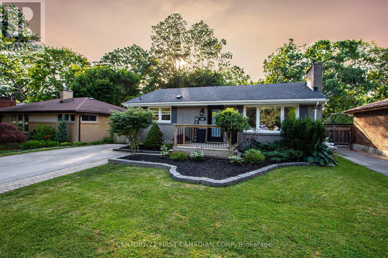 230 RIDGEWOOD CRESCENT, London South (South D)