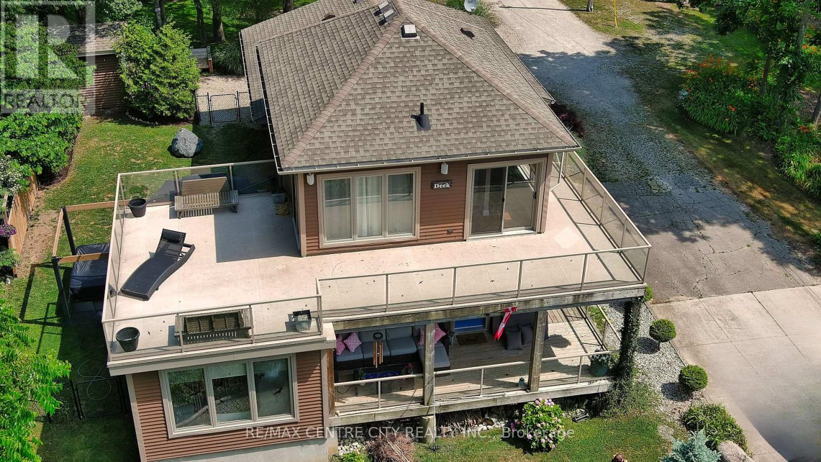 136 BRAYSIDE STREET, Central Elgin (Port Stanley)