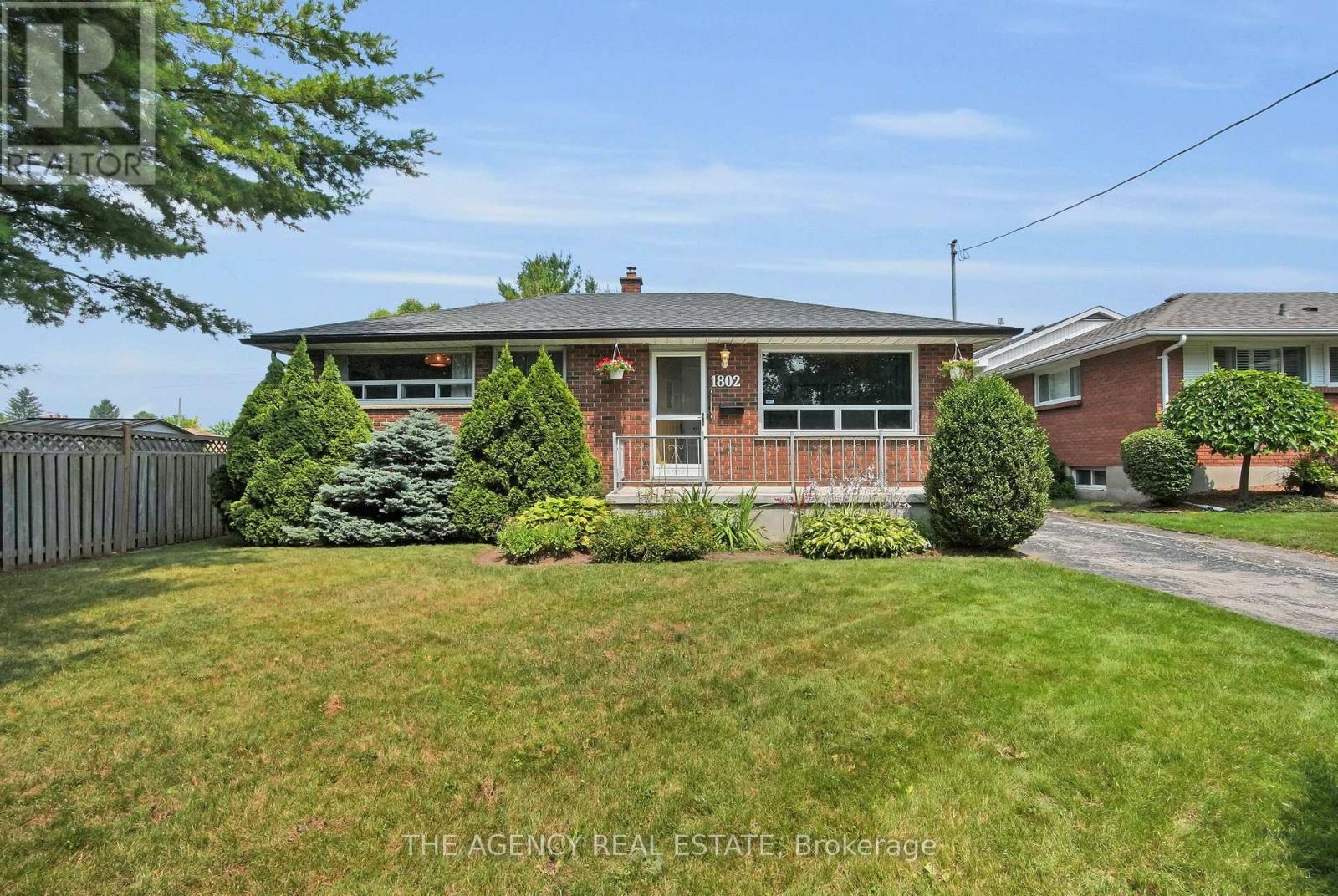 1802 WHITEHALL DRIVE, London East (East H)