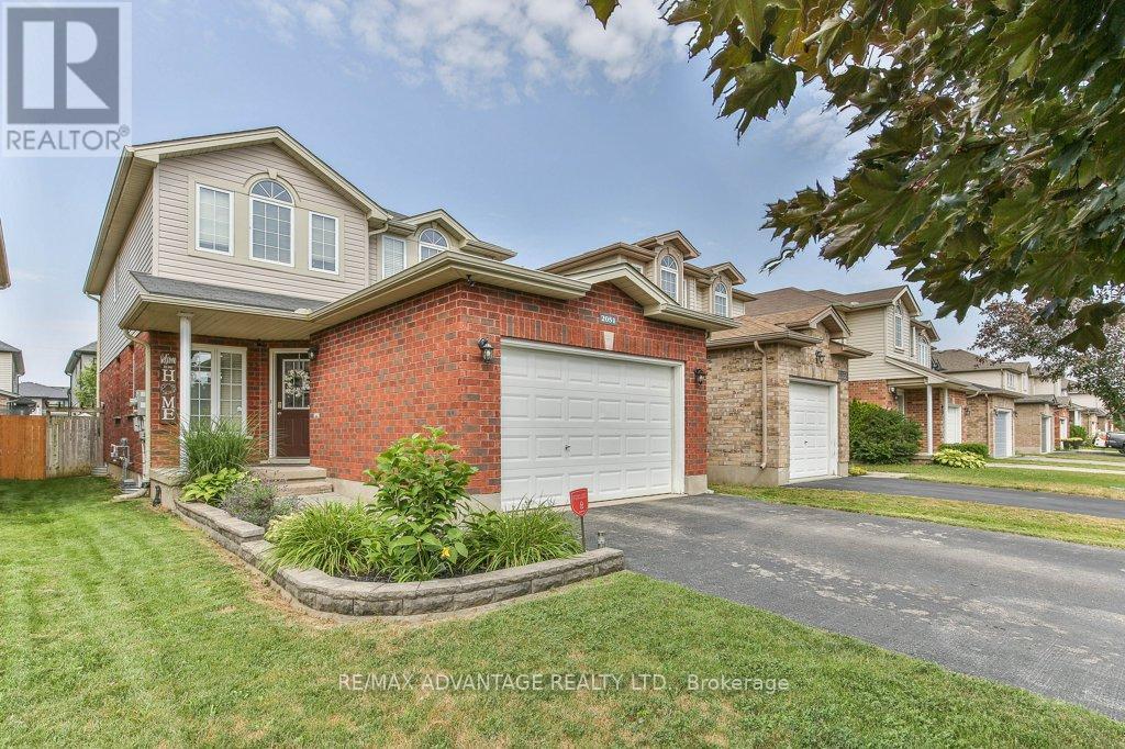 2051 FOXWOOD AVENUE, London North (North S)