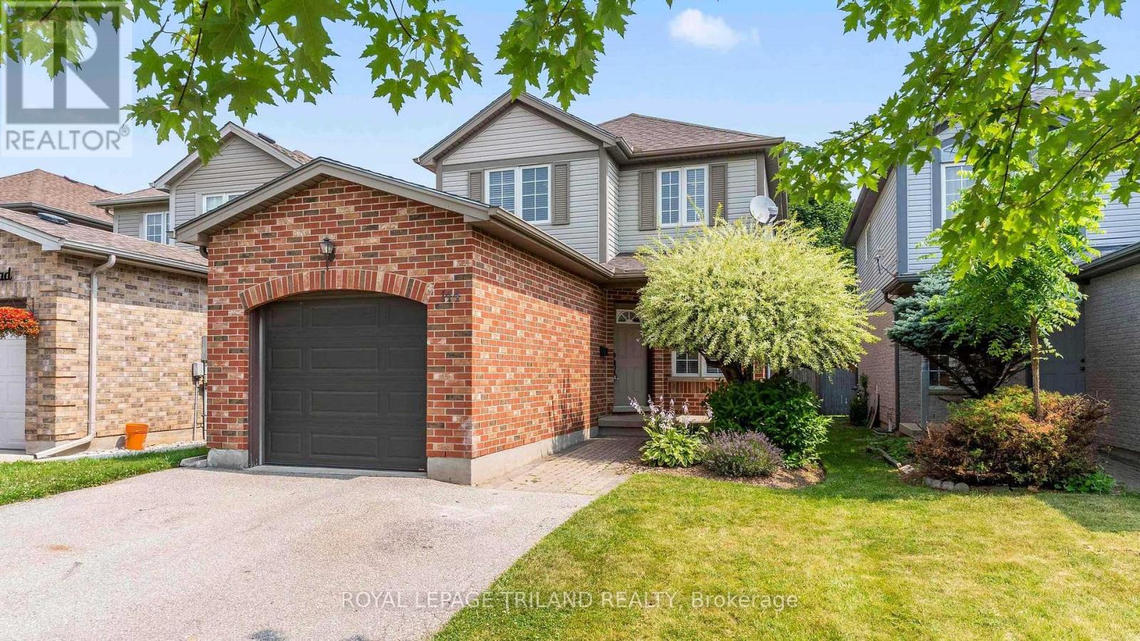 144 EMERALD ROAD, London South (South U)