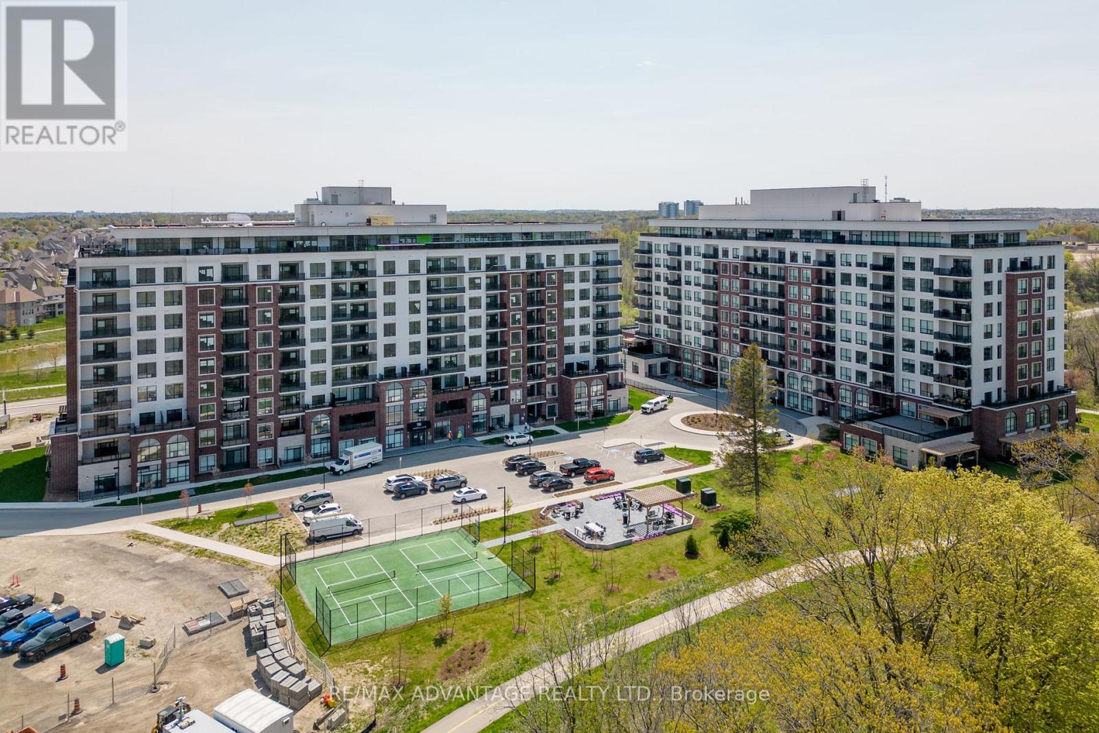 102 - 408 CALLAWAY ROAD, London North (North R)