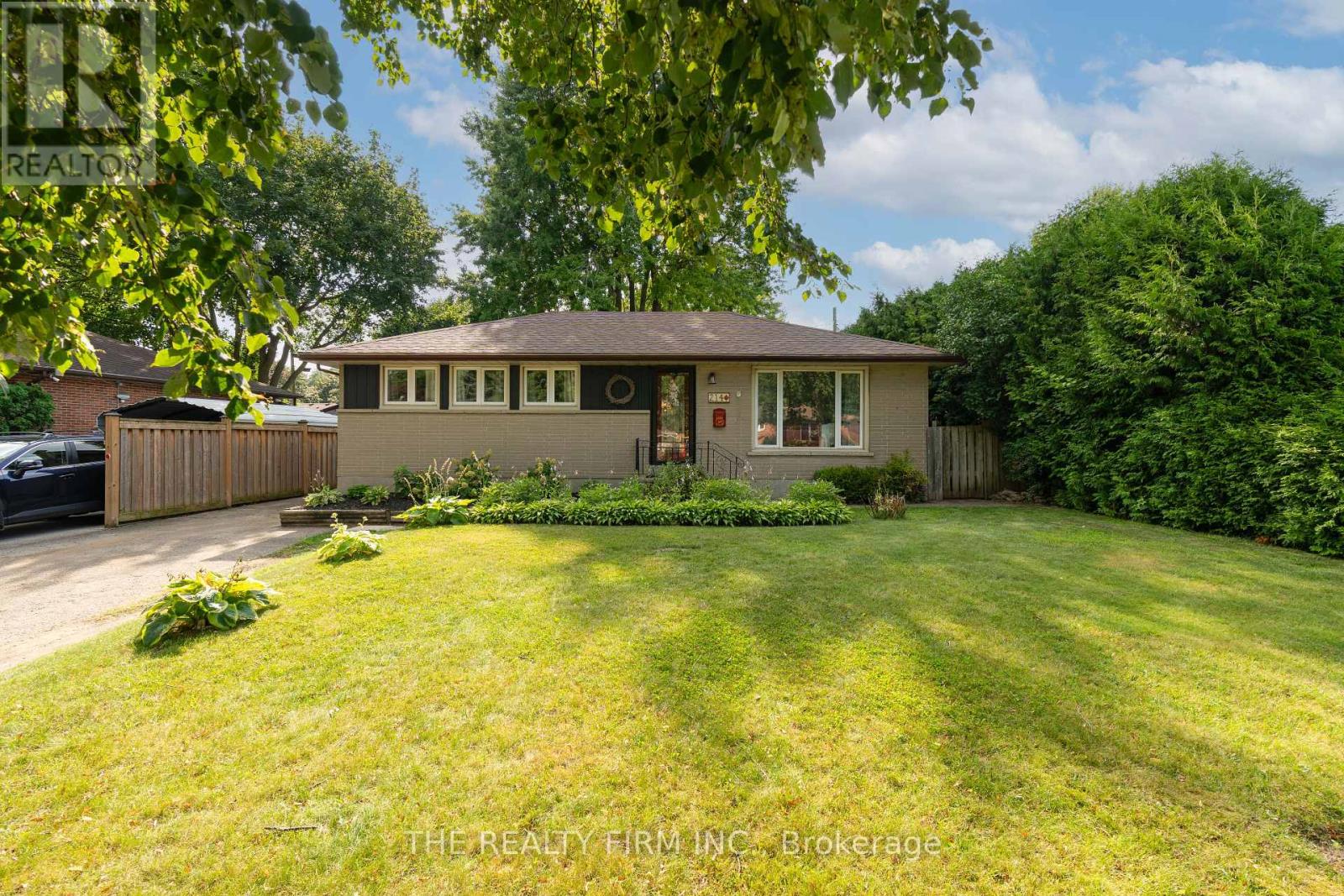 214 MANITOULIN DRIVE, London East (East O)
