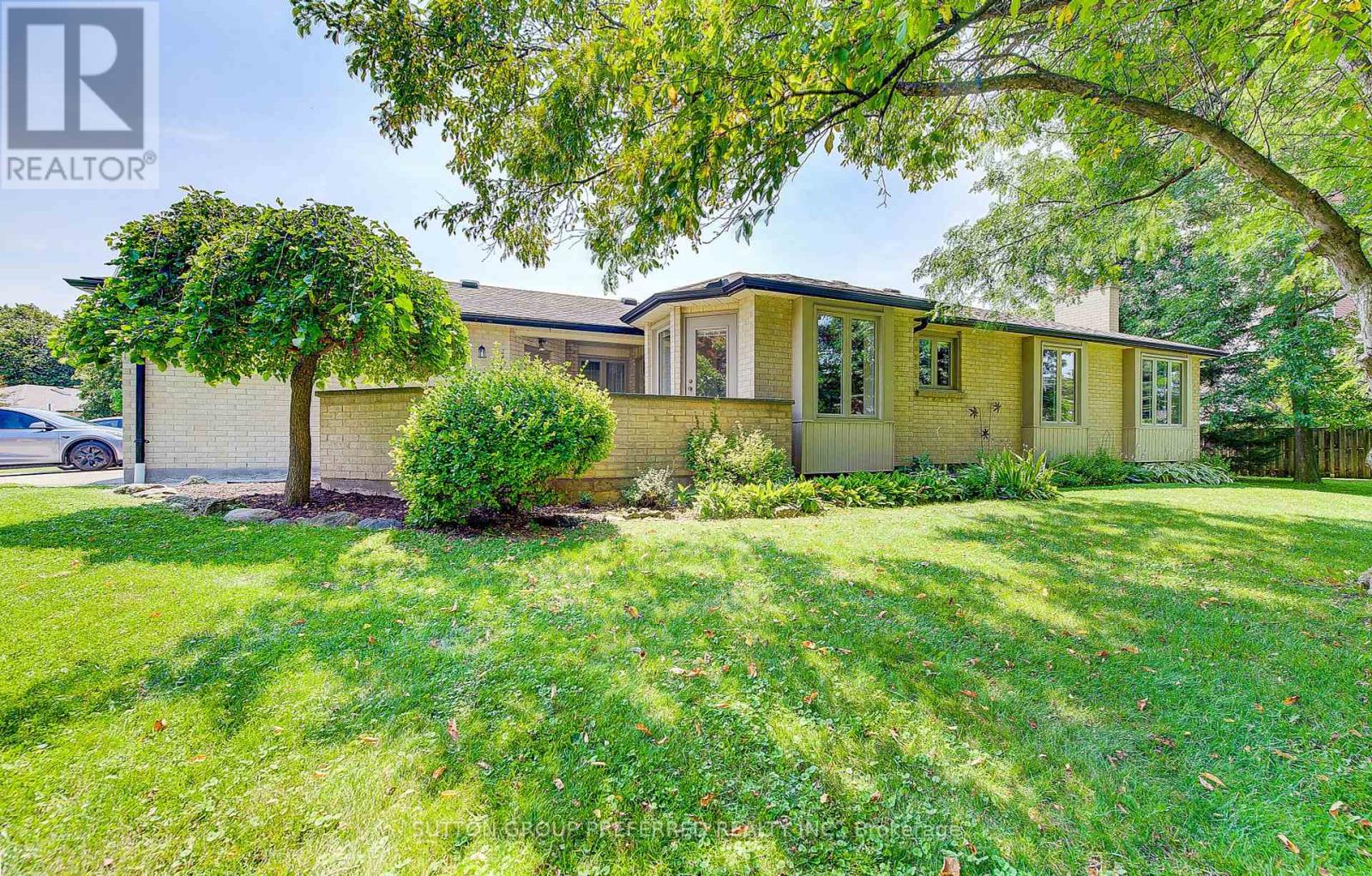 19 - 93 PINE VALLEY GATE, London South (South N)