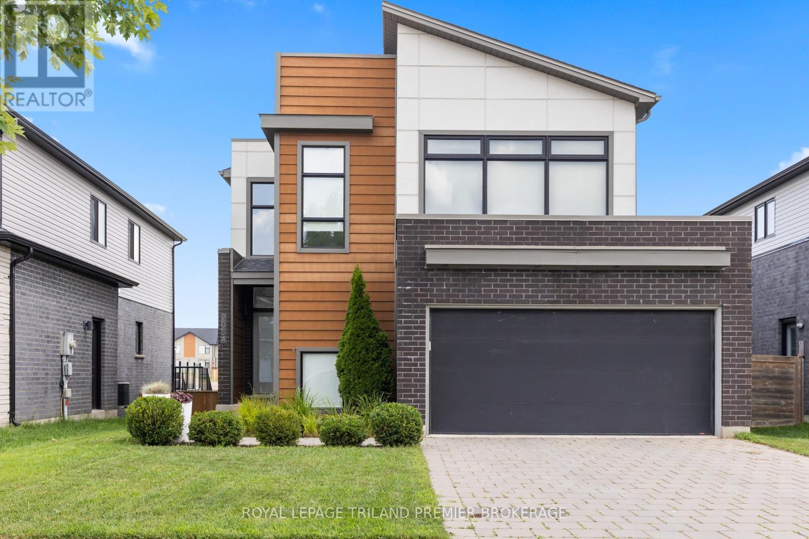 2054 WATEROAK DRIVE, London North (North S)