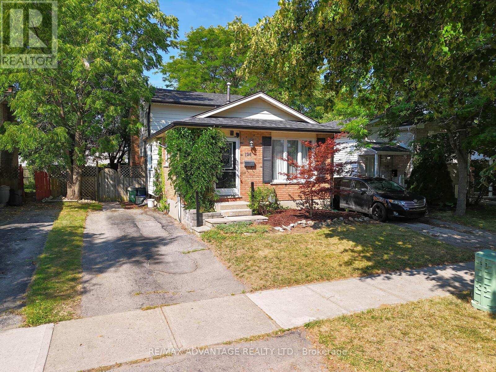 126 OLYMPIC CRESCENT, London North (North I)