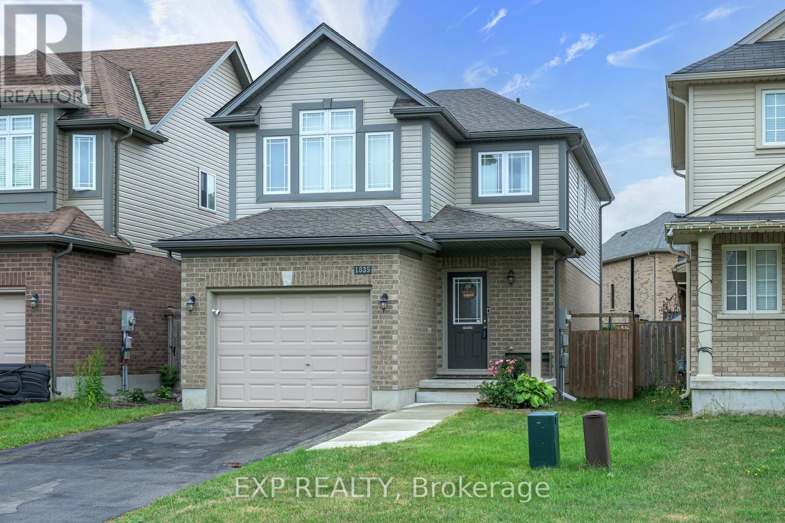 1835 REILLY WALK, London North (North D)
