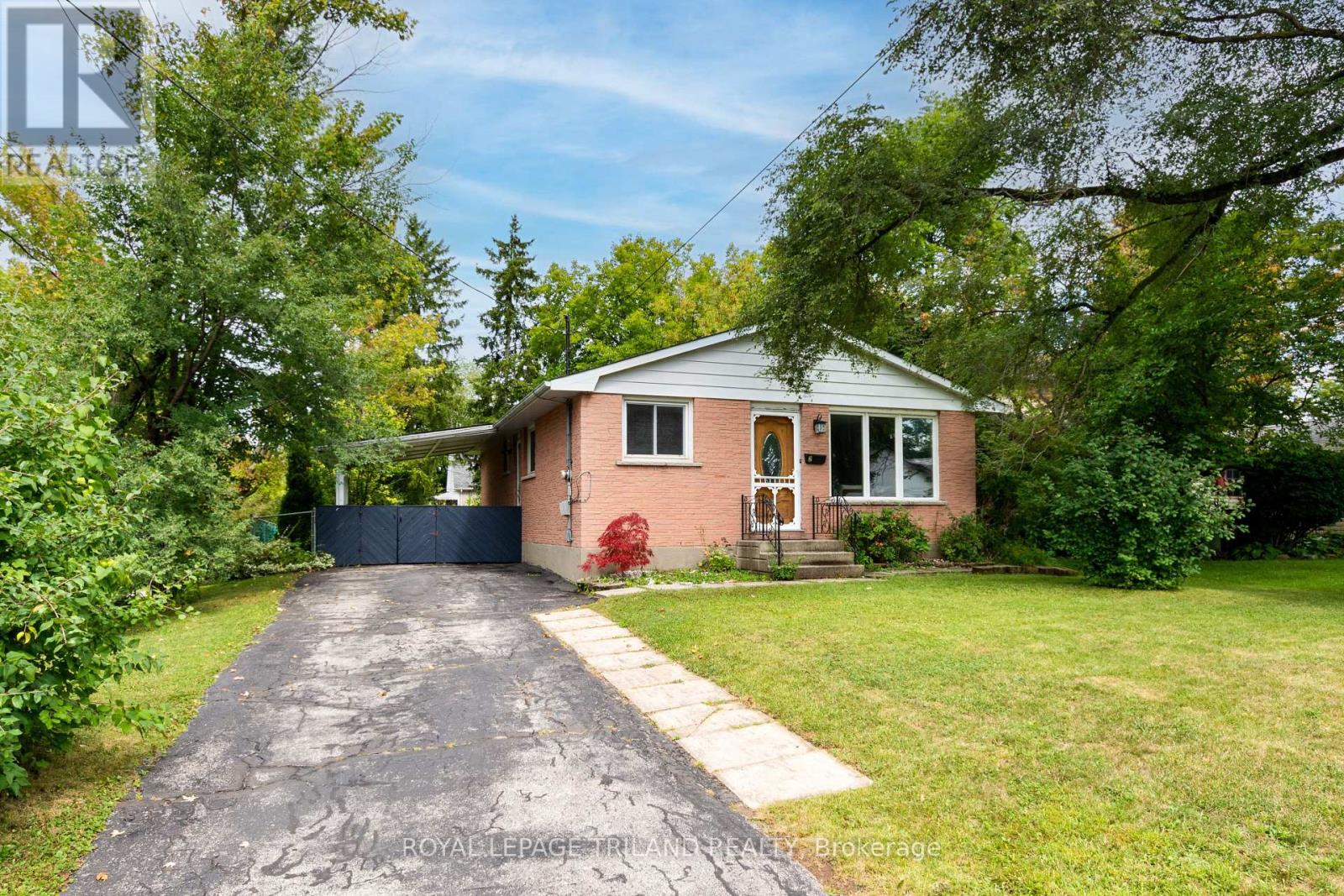 2 DANIEL STREET, St. Thomas