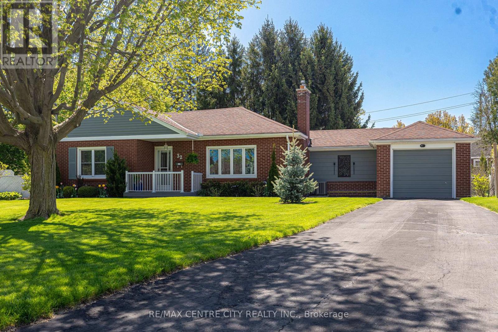 32 DIEPPE DRIVE, St. Thomas