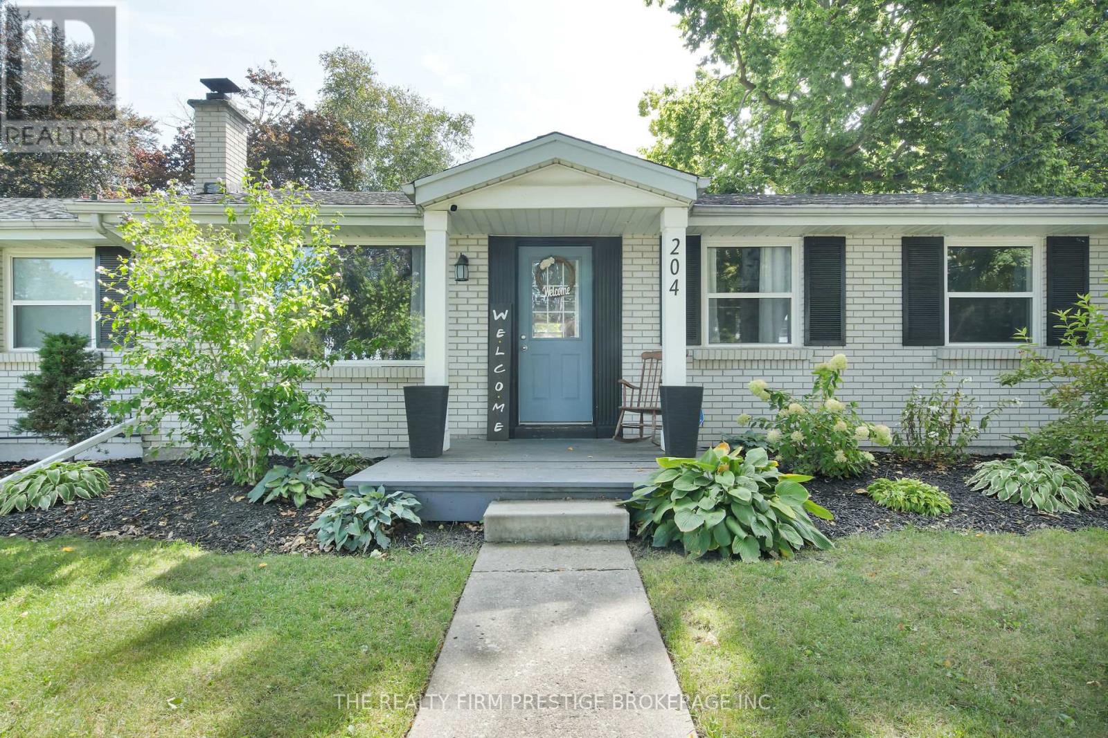 204 MAIN STREET, West Elgin (West Lorne)