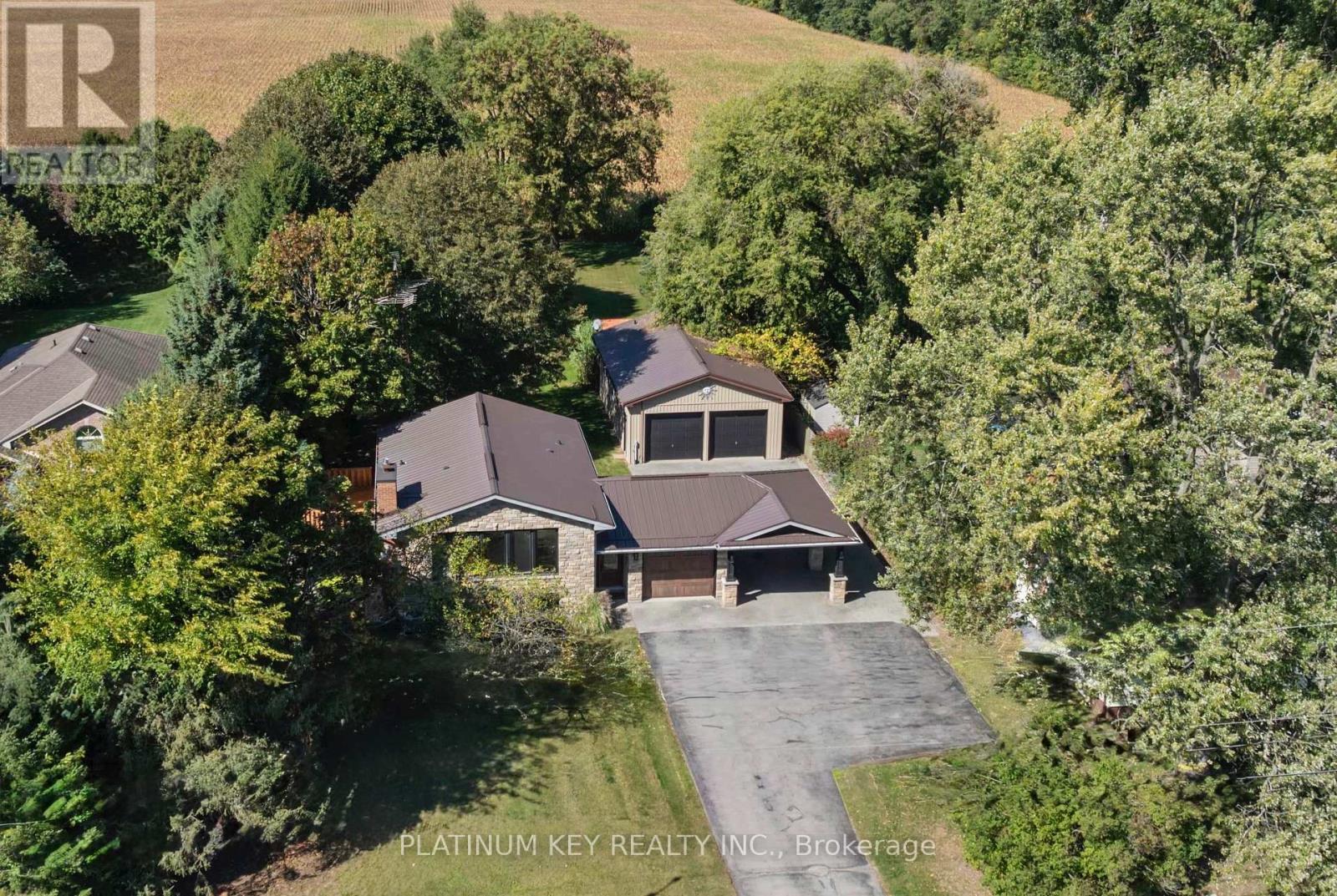 8846 GLENDON DRIVE, Strathroy-Caradoc (Mount Brydges)