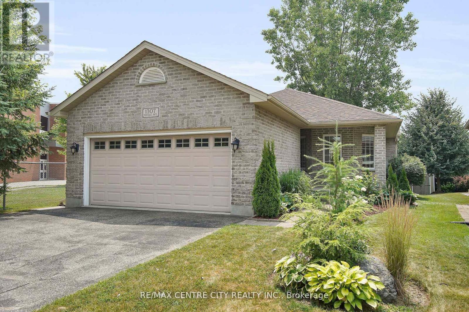 1307 NICOLE AVENUE, London North (North C)