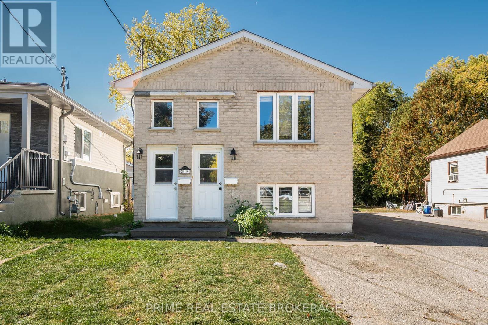 219 EMERSON AVENUE, London South (South H)