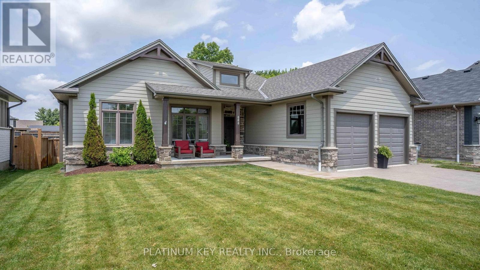 688 WOODS EDGE ROAD, Strathroy-Caradoc (Mount Brydges)