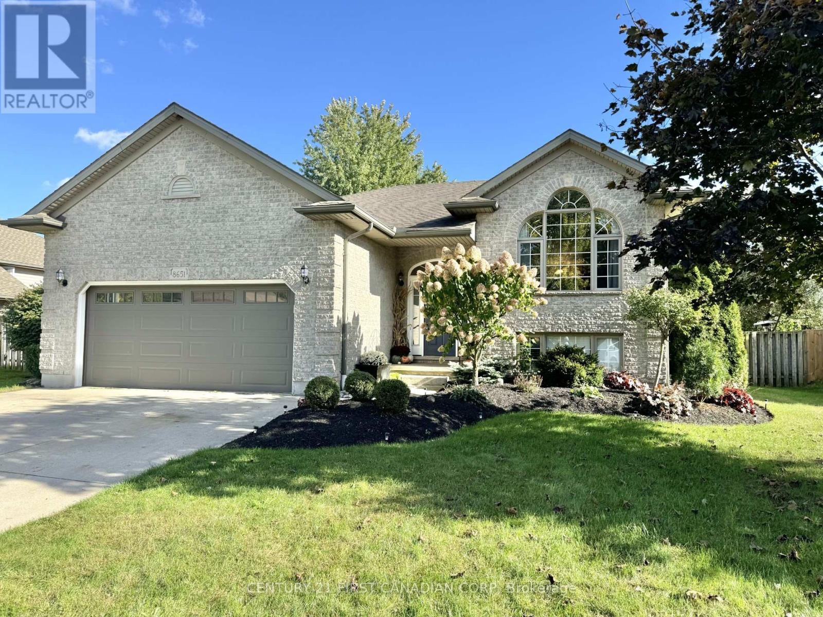 8651 PARKHOUSE DRIVE, Strathroy-Caradoc (Mount Brydges)