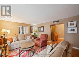 1418 - 55 HARBOUR SQUARE - 16