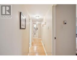 1418 - 55 HARBOUR SQUARE - 26
