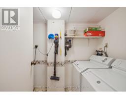 1418 - 55 HARBOUR SQUARE - 40