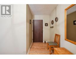 1418 - 55 HARBOUR SQUARE - 8