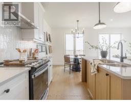 19 - 147 SCOTTS DRIVE - 17