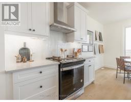 19 - 147 SCOTTS DRIVE - 18