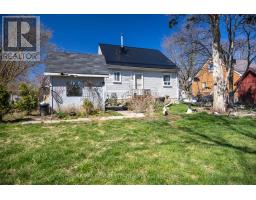 64 DUNKIRK DRIVE - 21