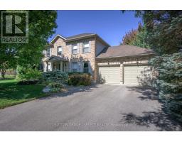 15 MARCUS CRESCENT - 1