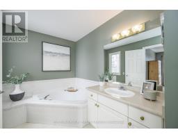 15 MARCUS CRESCENT - 28