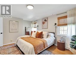 26 PLYMOUTH AVENUE - 18