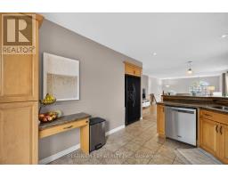 6 JUNIPER CRESCENT - 11