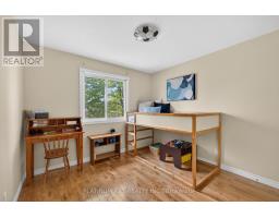 6 JUNIPER CRESCENT - 17